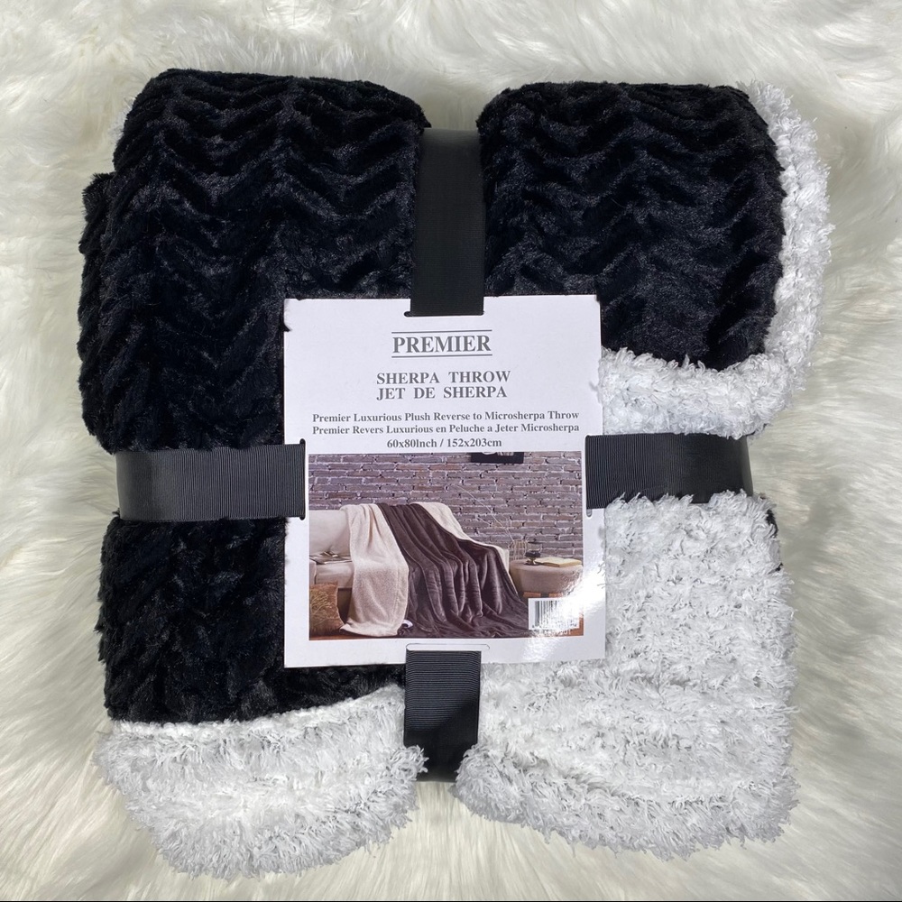 ⭐️SALE⭐️Black Herringbone Micromink Sherpa - Picture 1 of 3